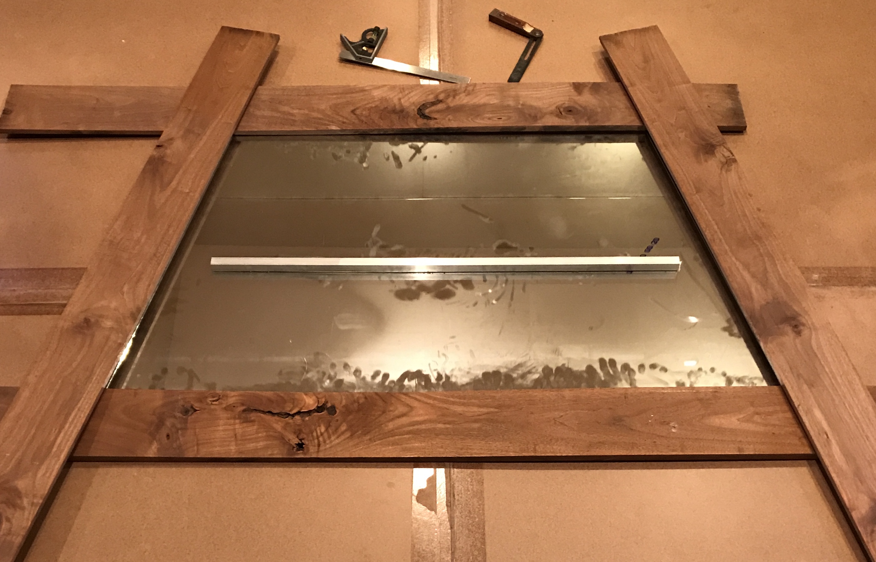 Mirror frame board layout